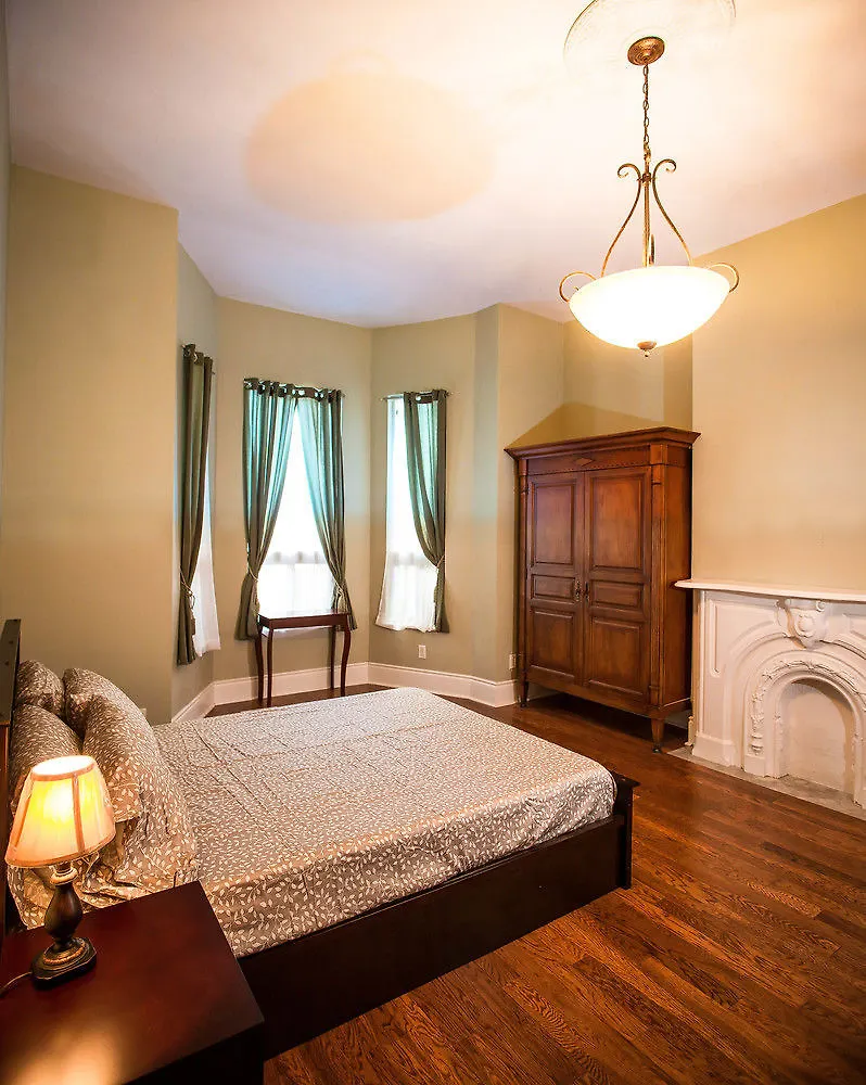 Guest house Elevate Room Toronto