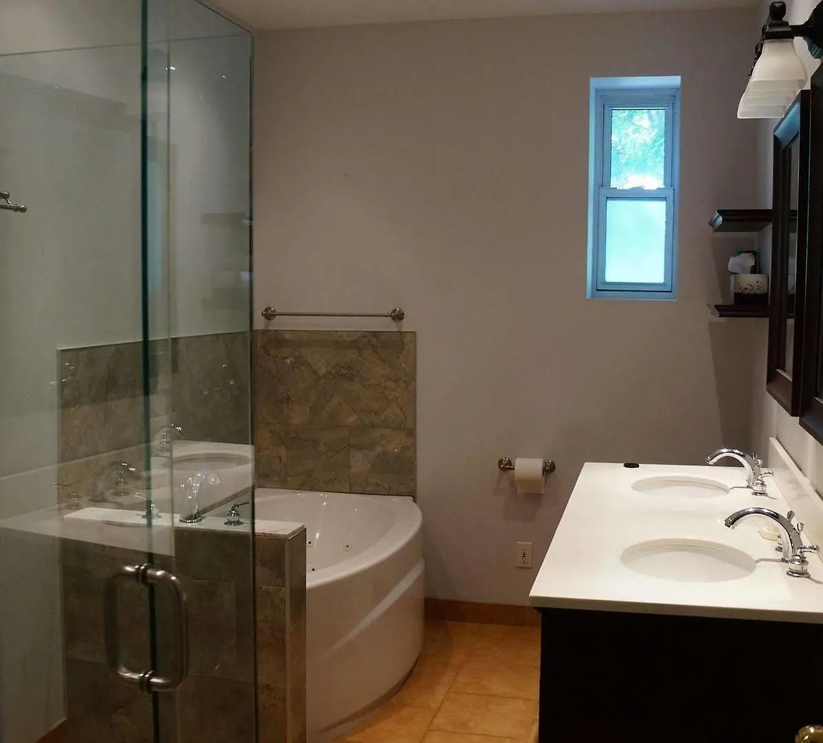 Guest house Elevate Room Toronto