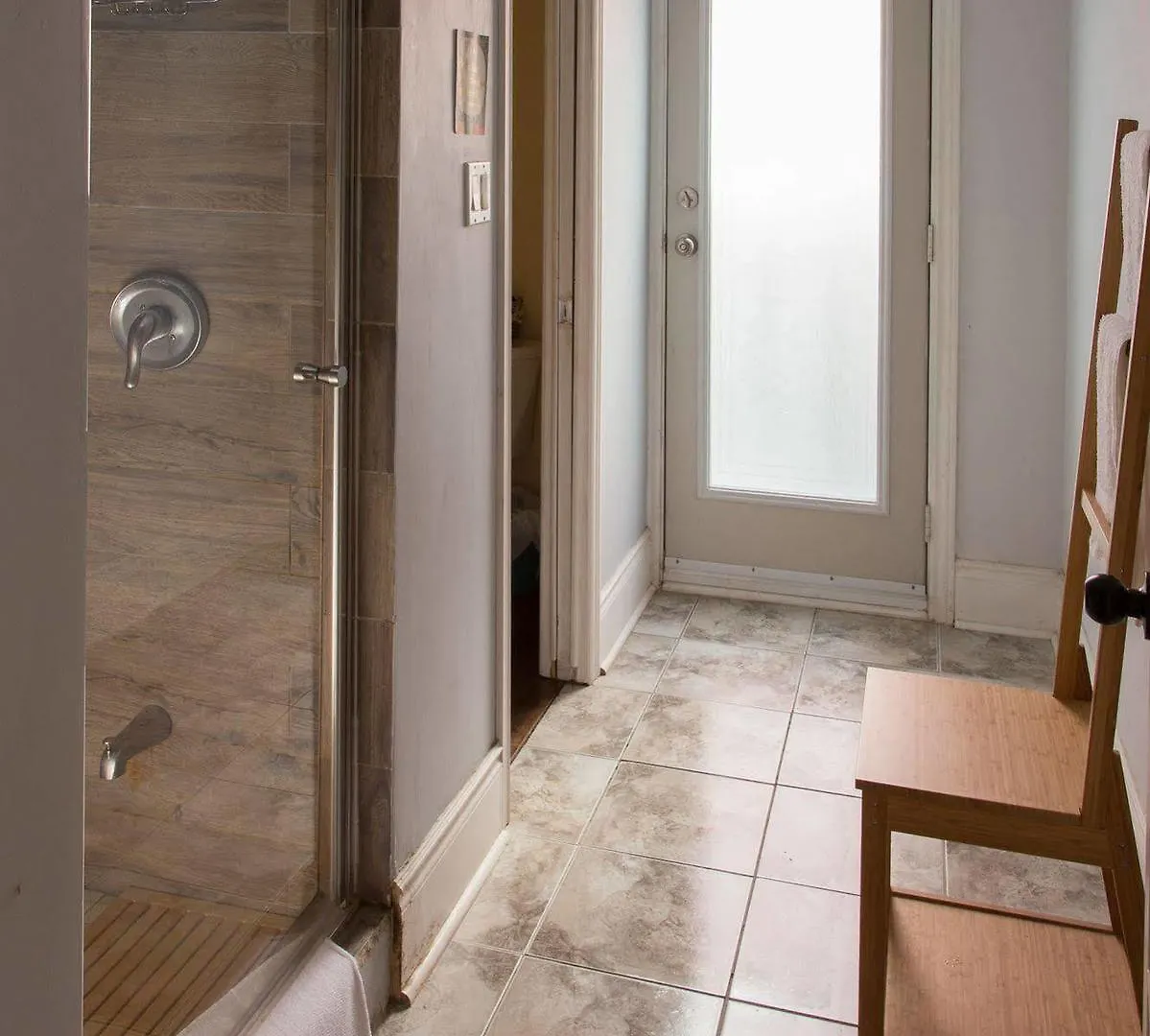 Guest house Elevate Room Toronto